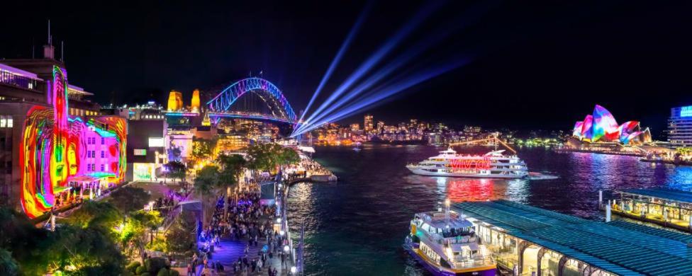 Spacious Quadruple - Nearby Station And Park - Close To Chinatown - Shared Bathroom Sydney