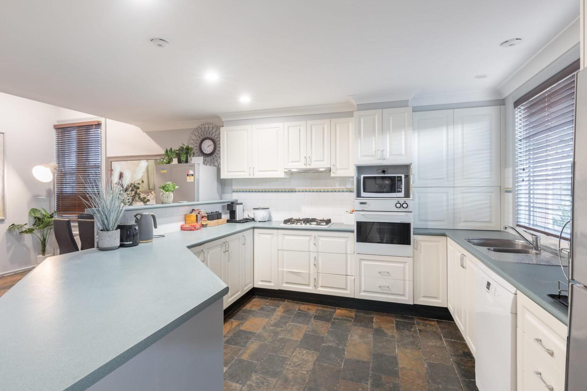 Spacious Quadruple - Nearby Station And Park - Close To Chinatown - Shared Bathroom *