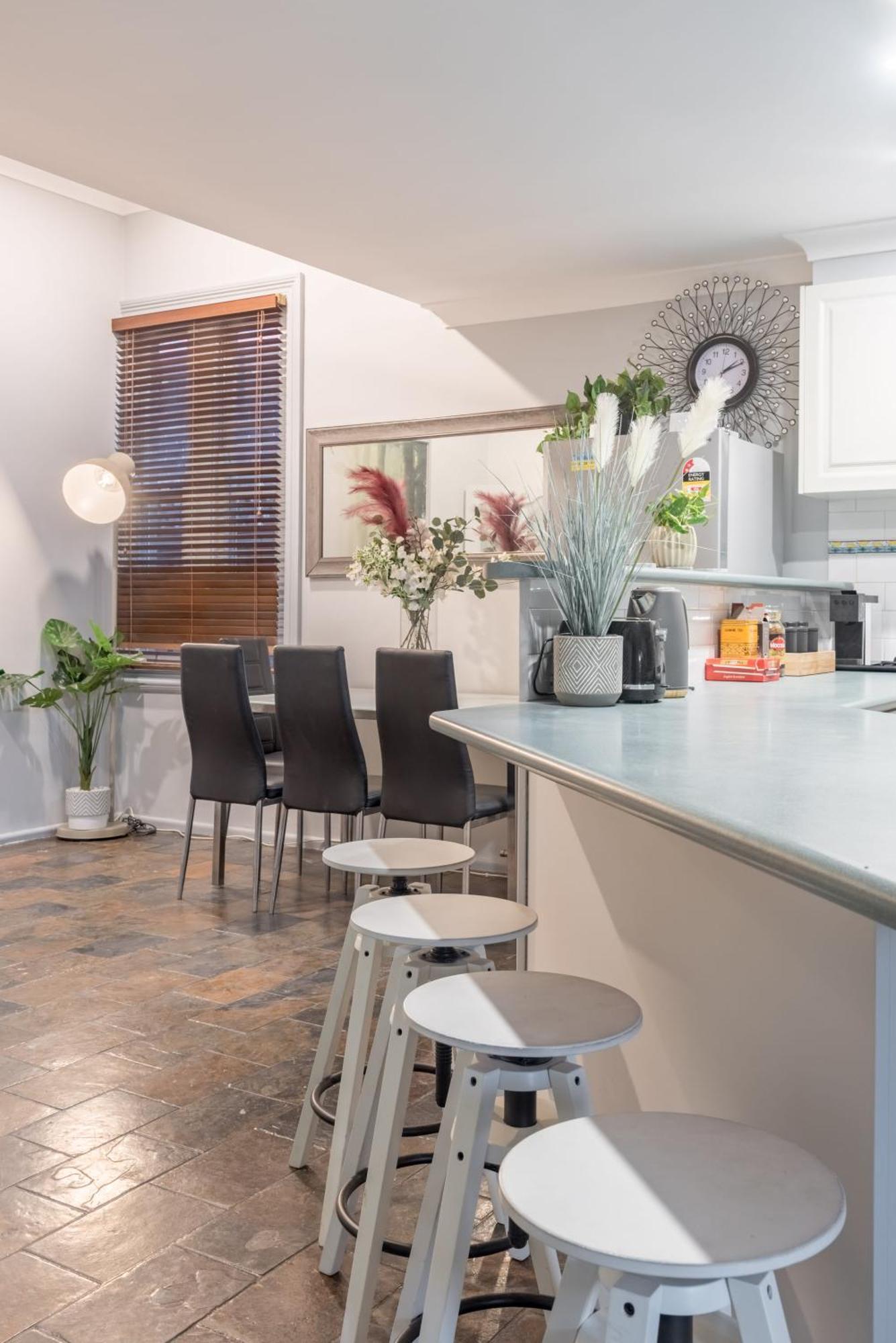 Spacious Quadruple - Nearby Station And Park - Close To Chinatown - Shared Bathroom Guest house *